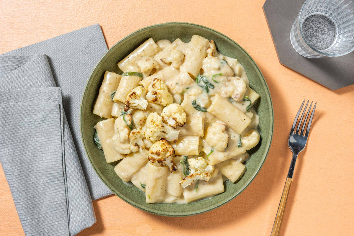 Pâtes en sauce crémeuse au chou-fleur 
