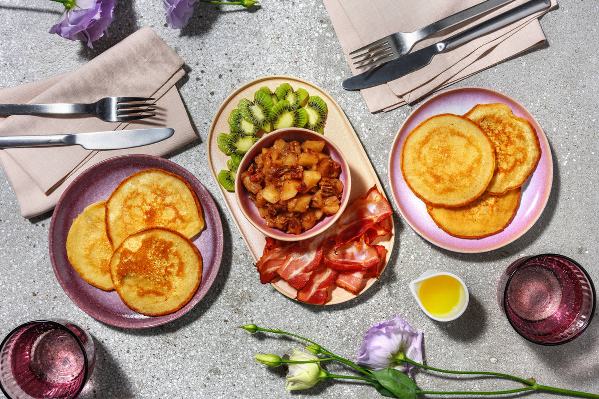 Love Brunch : Pancakes, bacon & duo de fruits