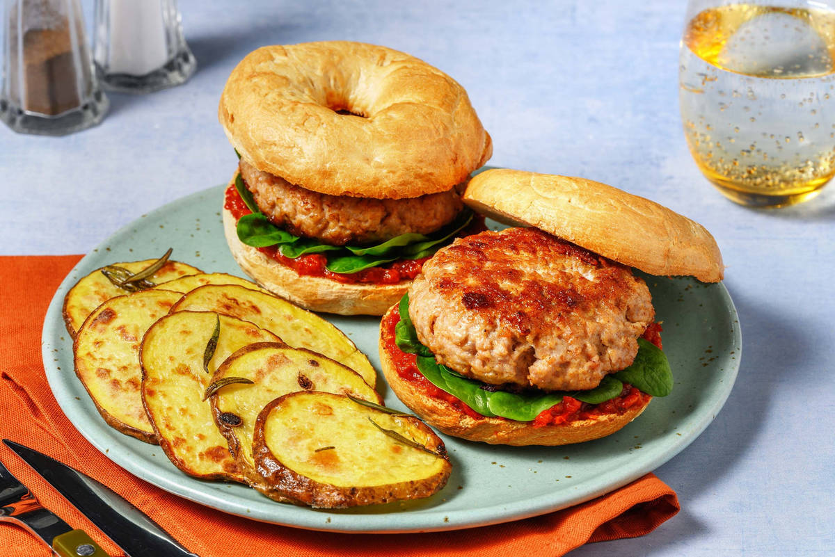 Bagel di salsiccia e crema di peperoni 