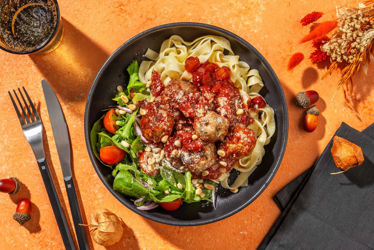 Hjemsøgte kødboller i uhyggelig tomatsauce