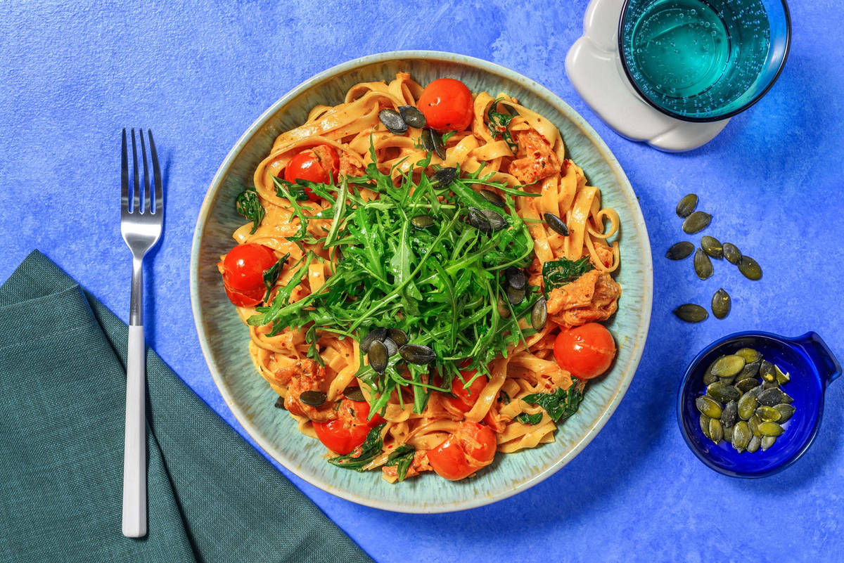 Krämig harissa- och tomattagliatelle