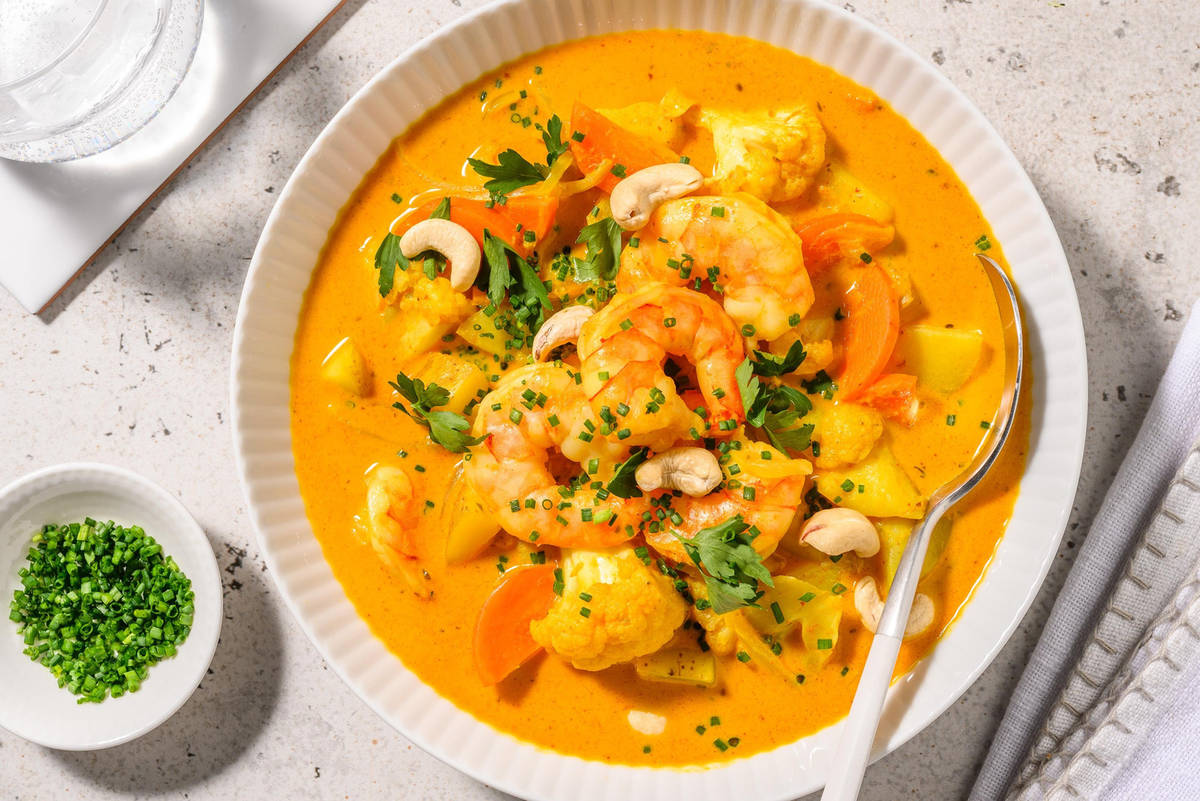 Hurtig jamaicansk reje-kokoskarry