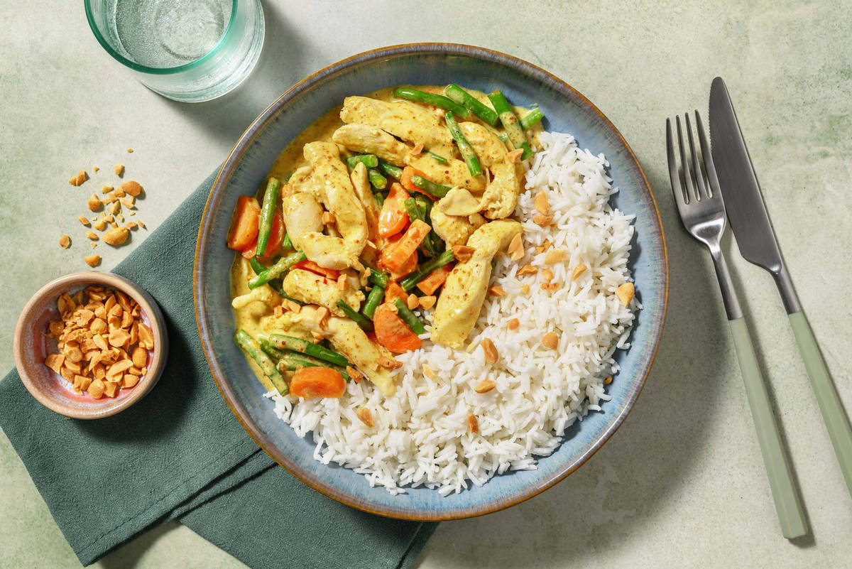 Stir Fry Poulet in mildem Erdnuss-Chili-Curry