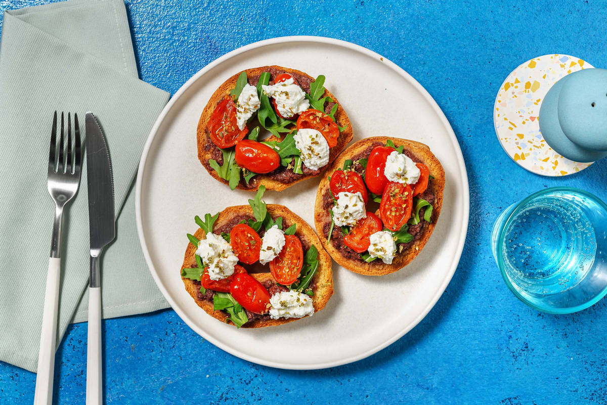 Frisella al paté di olive, alici e ricotta