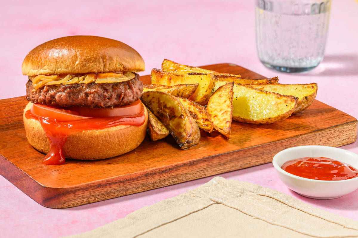Bio-Rindfleisch Burger mit karamellisierten Miso-Zwiebeln