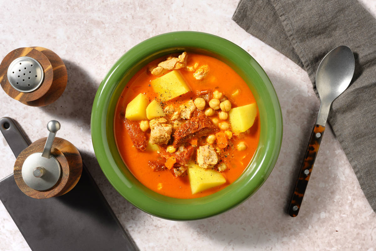 Guiso fácil con extra de pollo y tomates secos