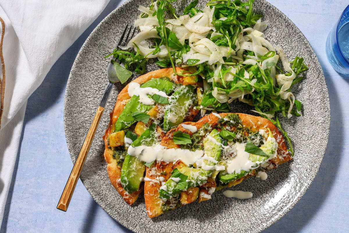Grønn pestopizza med squash og avokado