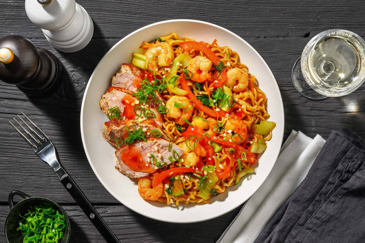 Nouilles aux crevettes à la sauce aux cacahuètes façon Yakisoba