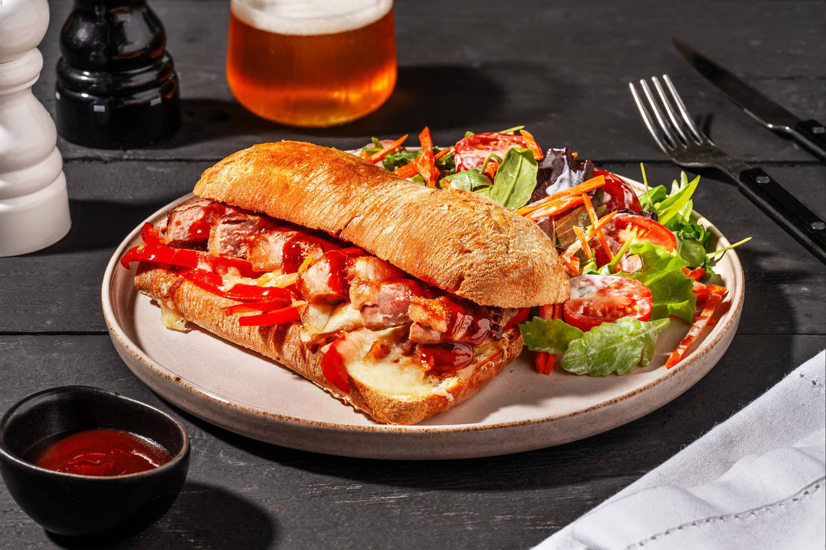 Sandwichs fromagés au steak et aux légumes