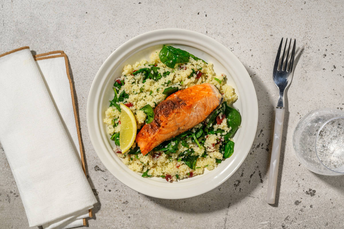 Lachsfilet in Harissa-Tomaten-Marinade