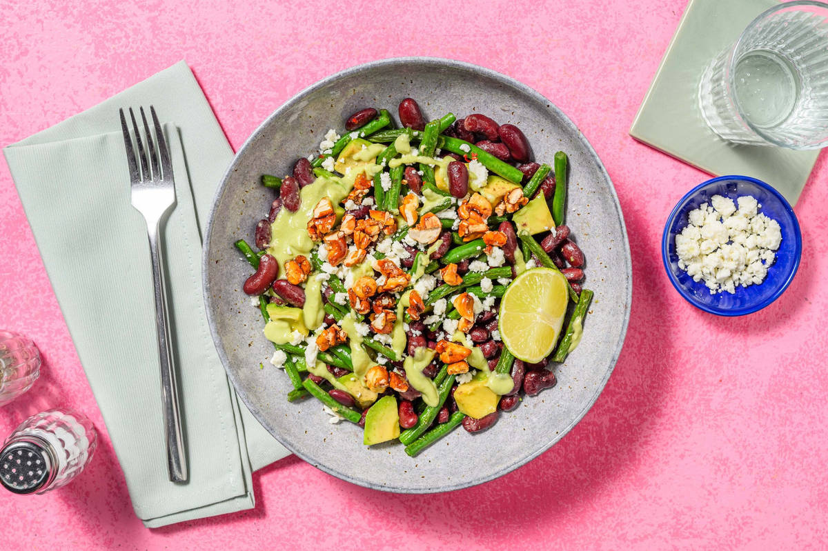 Insalata di fagioli, salmone e formaggio greco