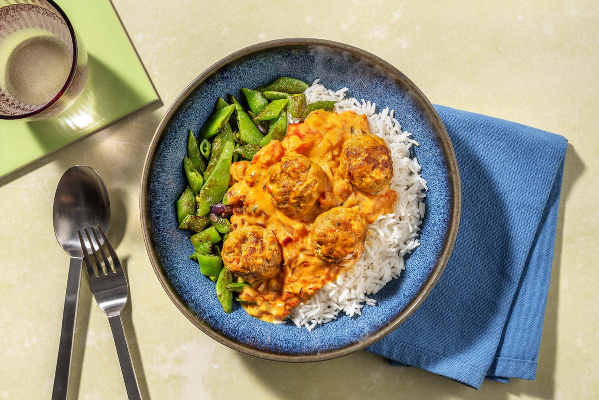 Gehaktballetjes à la köfte in romige currysaus