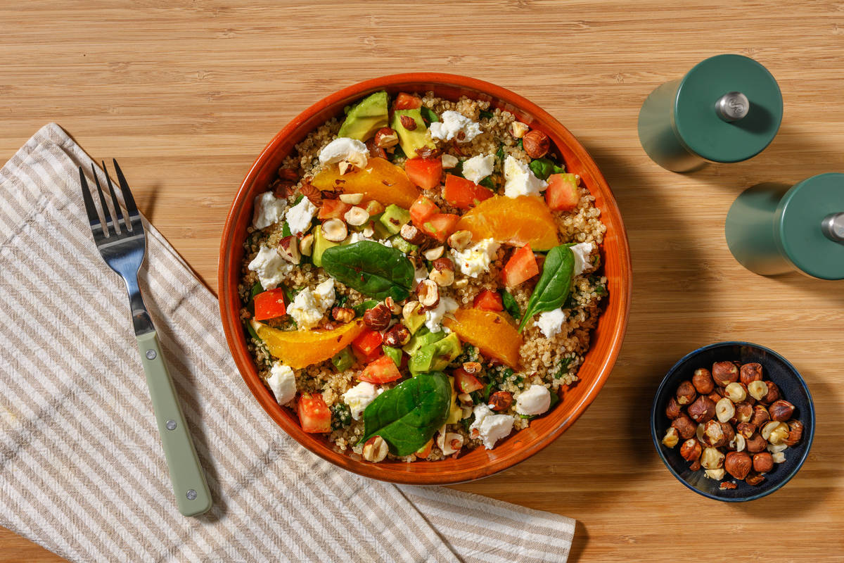 Ensalada de quinoa, queso de cabra y aguacate 