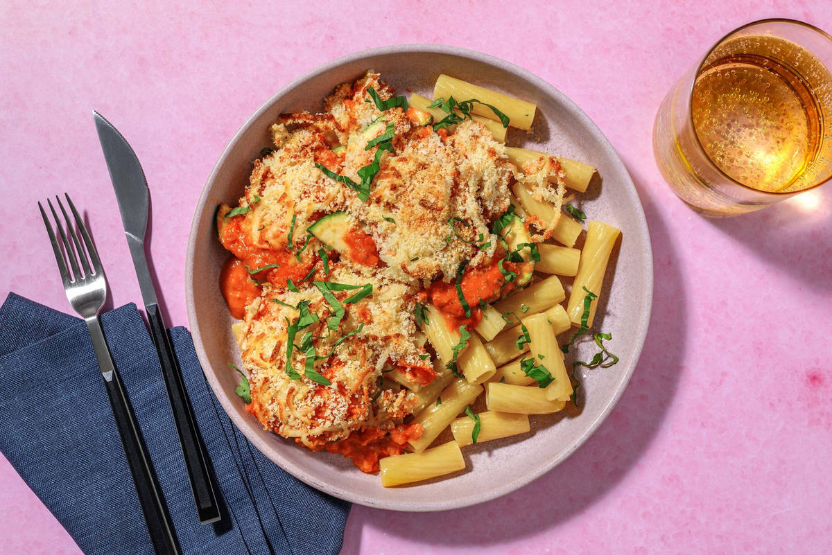 Squash- og tomatgrateng med kyllingstrimler