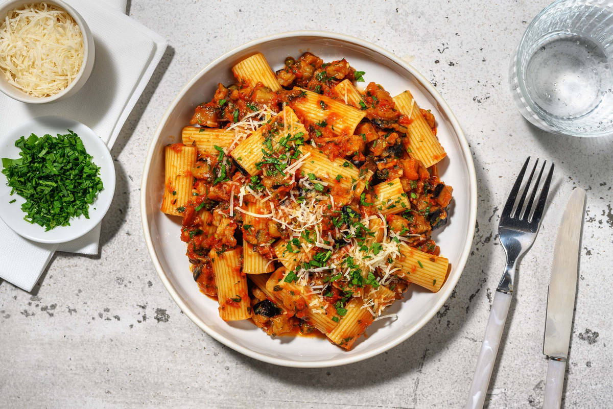 Pasta met ansjovis-tomatensaus