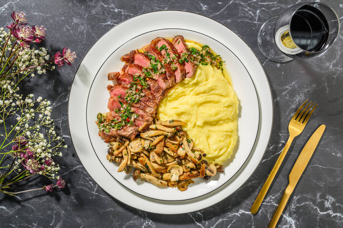 Entrecot de ternera con salsa chimichurri casera