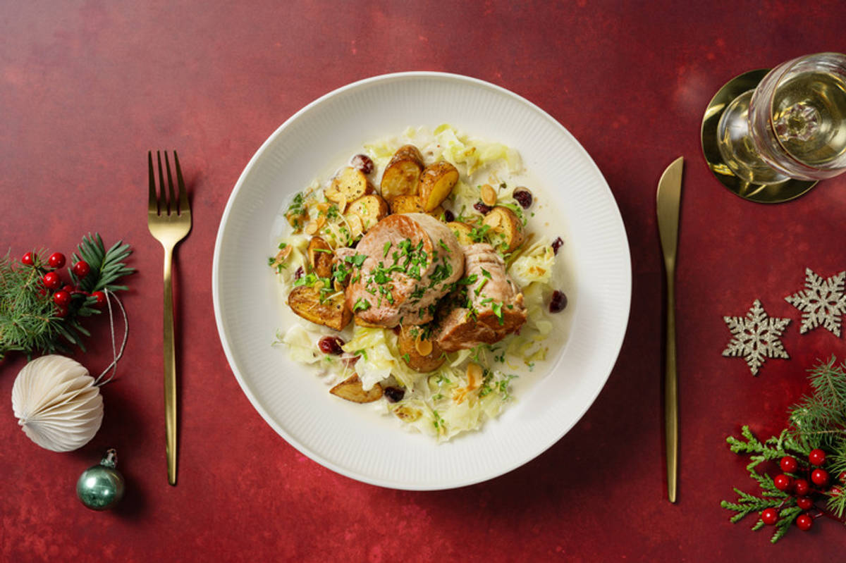 Bio-Schweinefilet mit Kräuter-Mandel-Topping