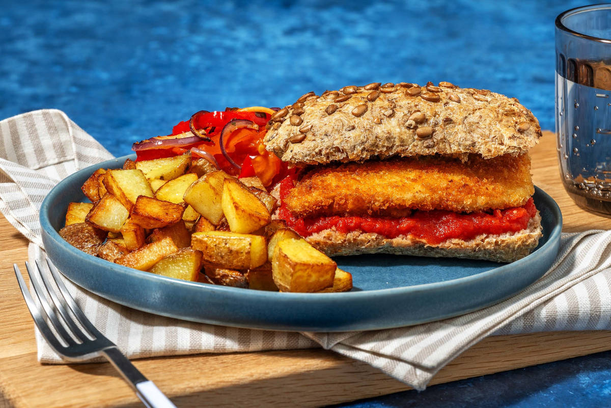 Burger croustillant d'escalope de poulet panée et dip de bruschetta