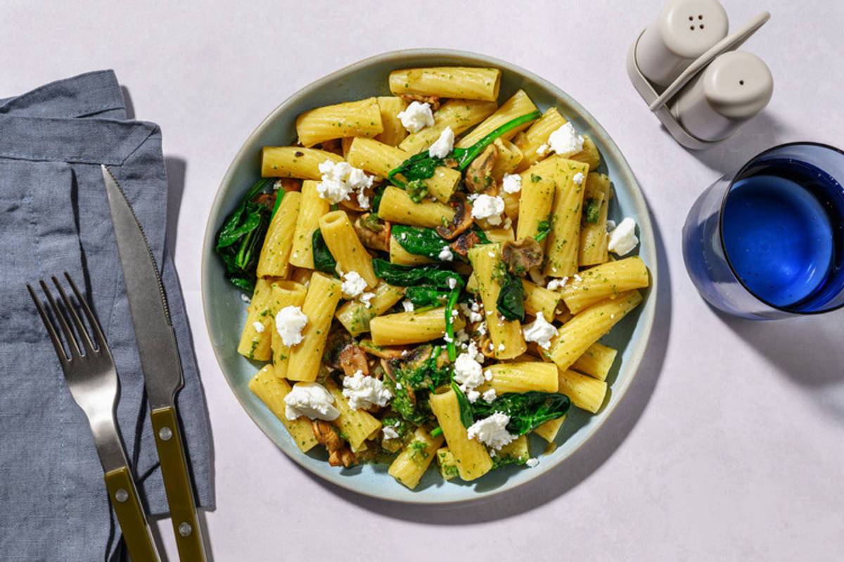 Rigatoni chèvre-épinards au pesto verde