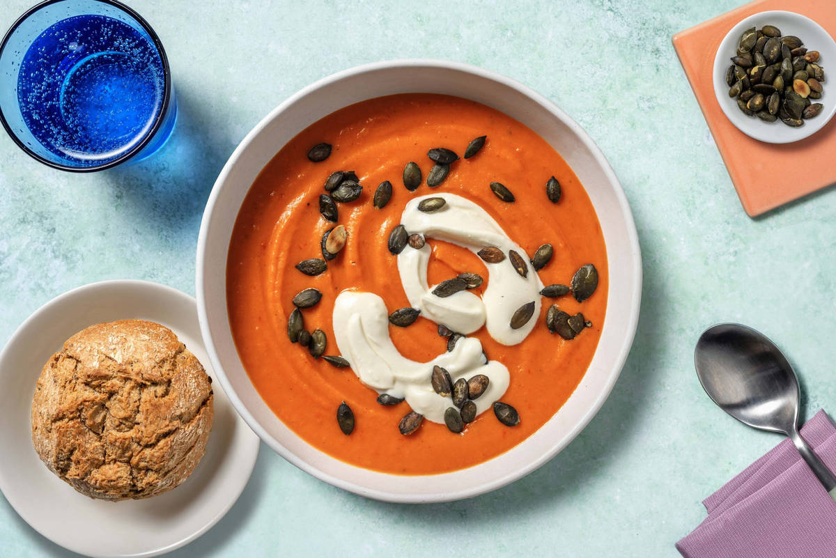 Maaltijdsoep met zoete aardappel en paprika