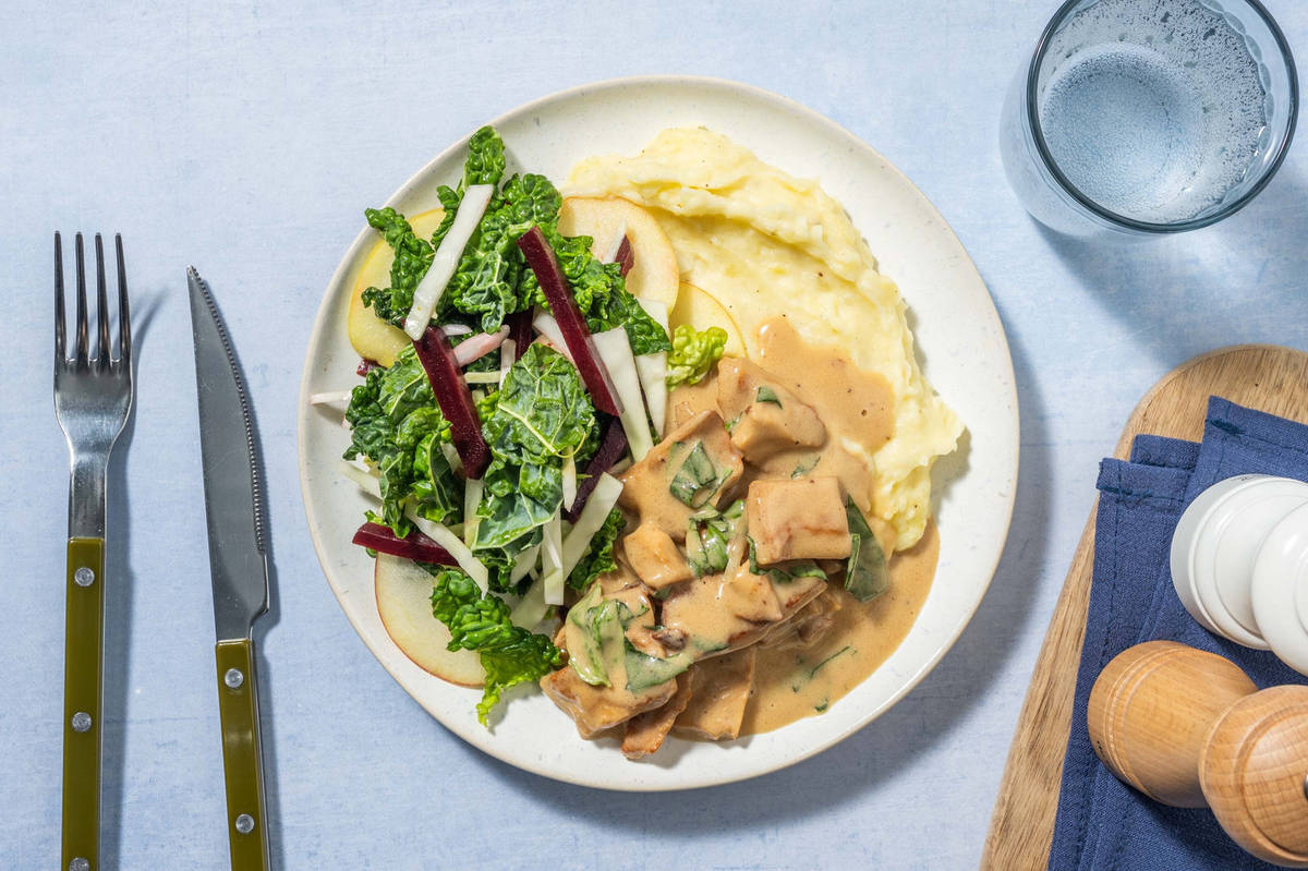 Vegetariske strimler i cremet basilikumsauce