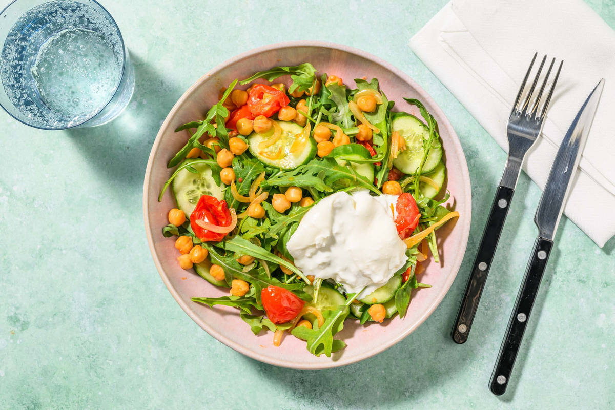 Insalata estiva di ceci e burrata cremosa