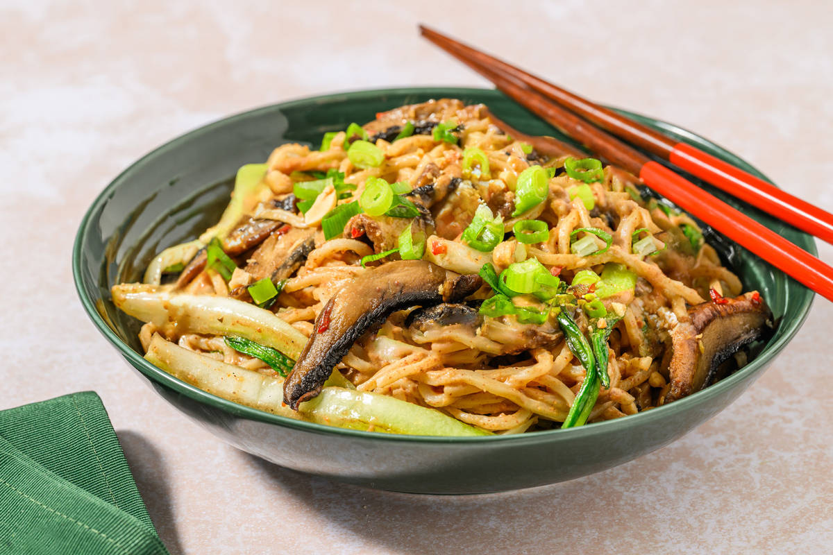 Nouilles sautées au portobello & pak choï