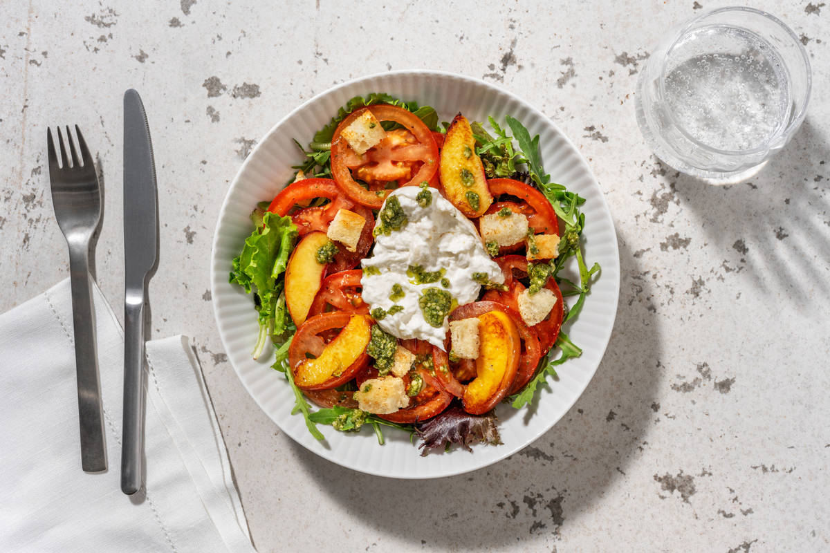 Salade légère nectarine, tomate & burrata