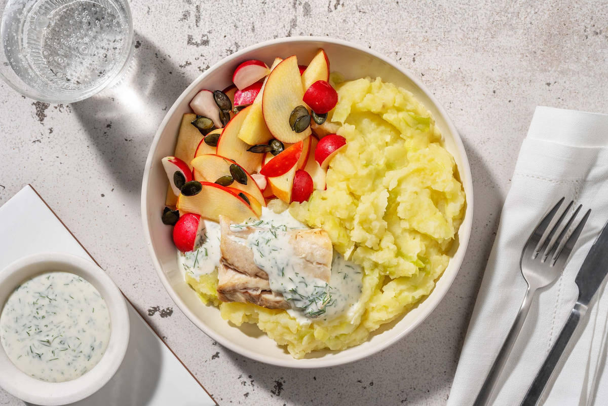 Pannstekt pangasiusfilé och krämig dillsås