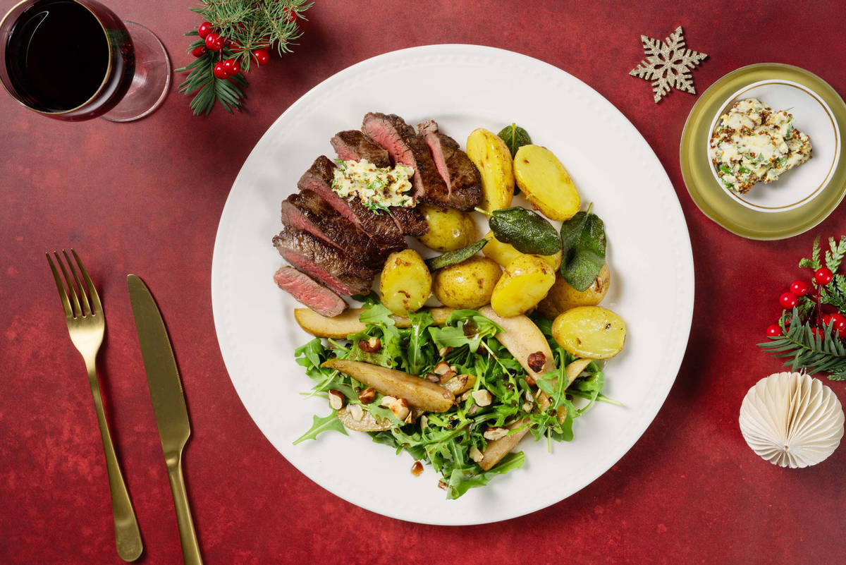 Hirschsteak mit Dijonbutter und Salbeikartoffeln