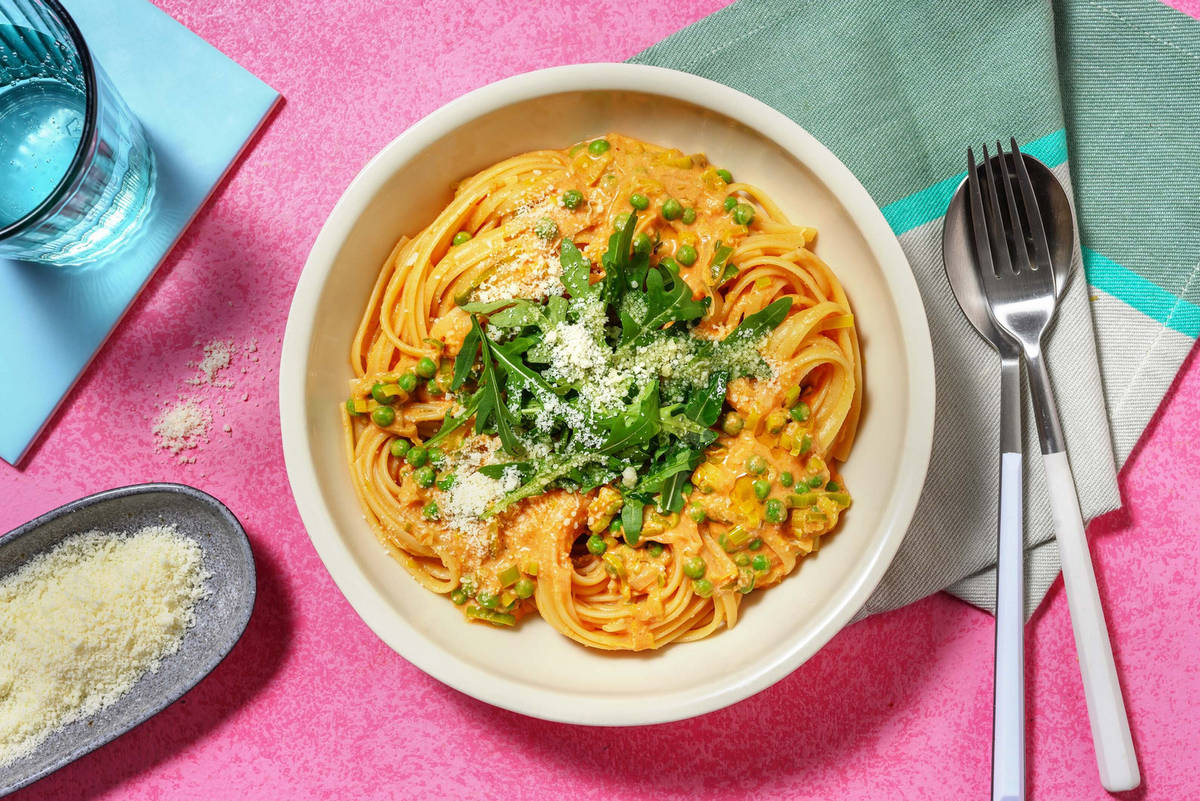 Simple Lemon, Prawn, Leek and Pea Linguine