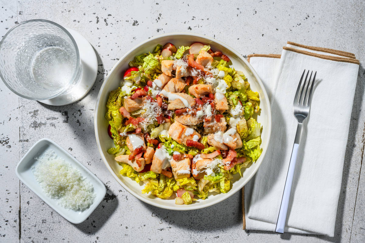 Salade façon César : poulet & lardons