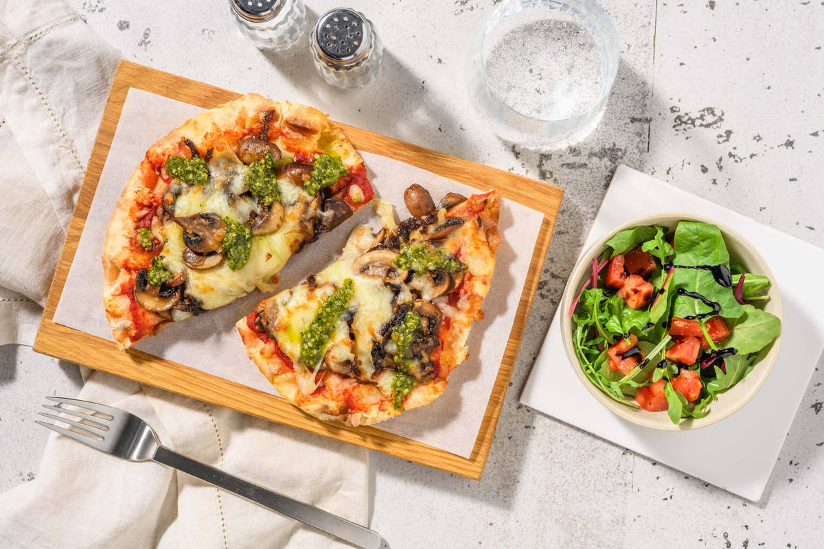 Pesto, Mushroom & Caramelised Onion Naanizza