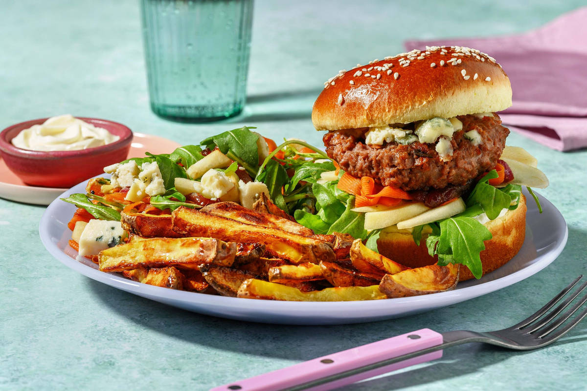 Le burger met blauwekaasblokjes