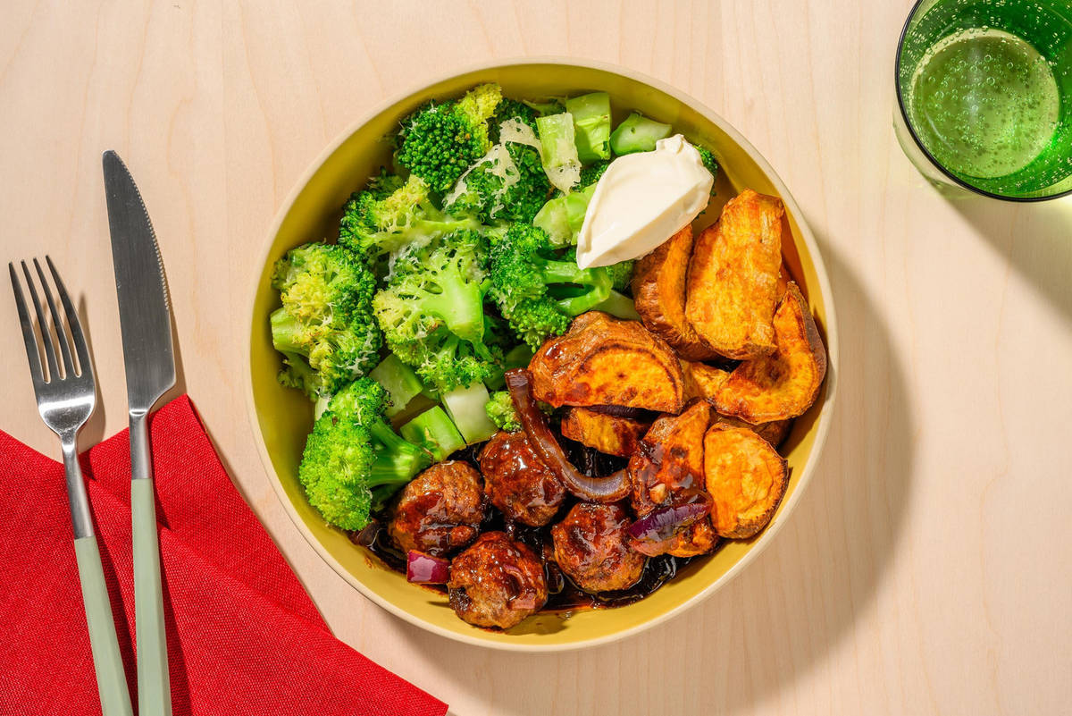 Spaanse gehaktballetjes met zoete-aardappelwedges