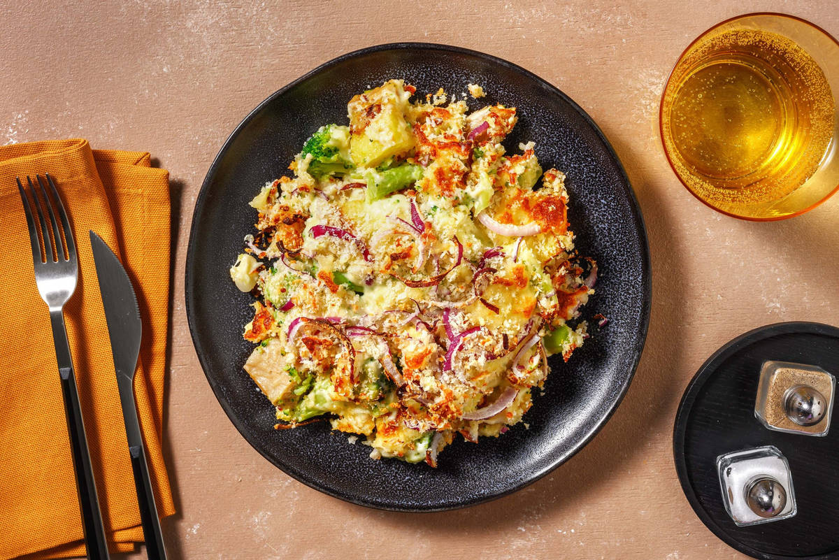 Ovenschotel met vegetarische kipstukjes en gegratineerde broccoli