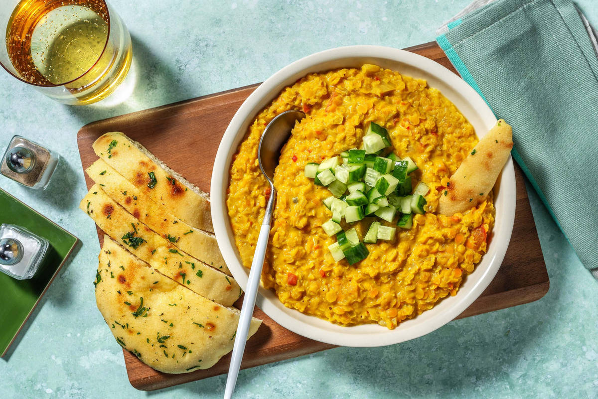 Krydret linse-dhal med kyllingebrystfiletstrimler