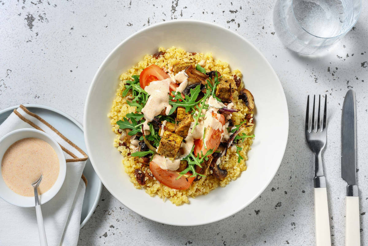 Knuspriger Chili-Tofu auf Bulgur