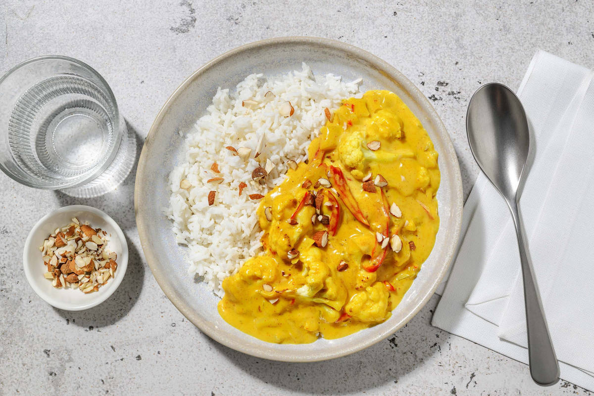 Vegetarische curry met geroosterde bloemkoolroosjes