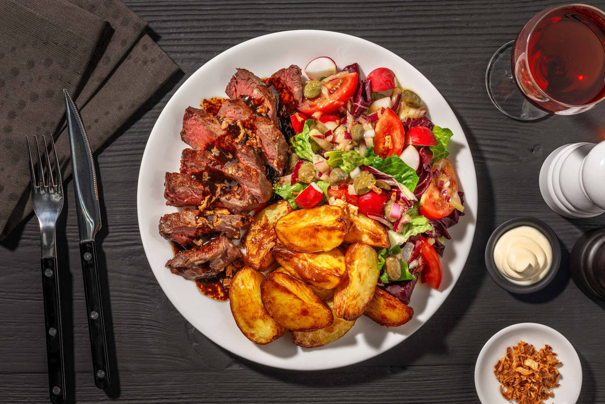 Tournedos en sauce à l’ail et potato wedges
