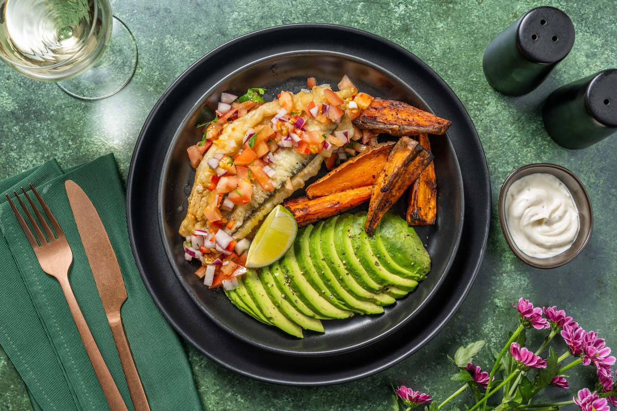 Krokante zeebaars met avocado