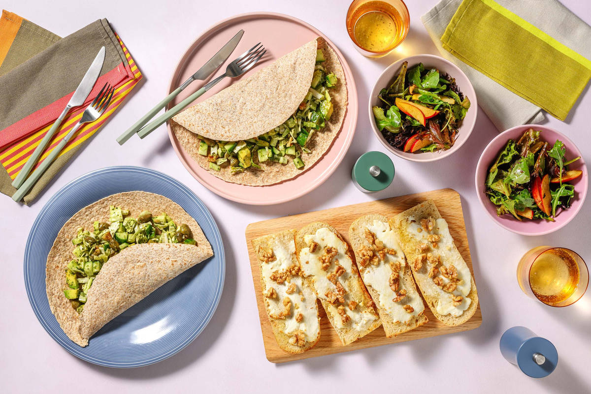 Green Goddess-wrap och chèvre chaud-sallad