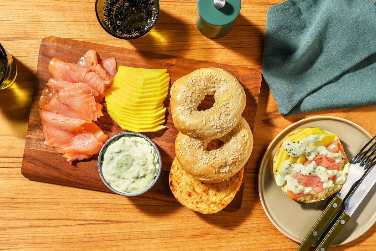 Frukostbagel med rökt lax