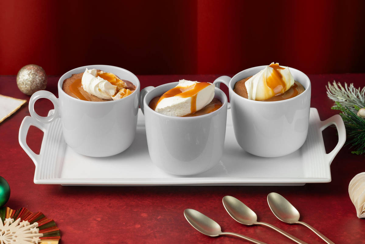 Easy Apple-Cinnamon Mug Cakes