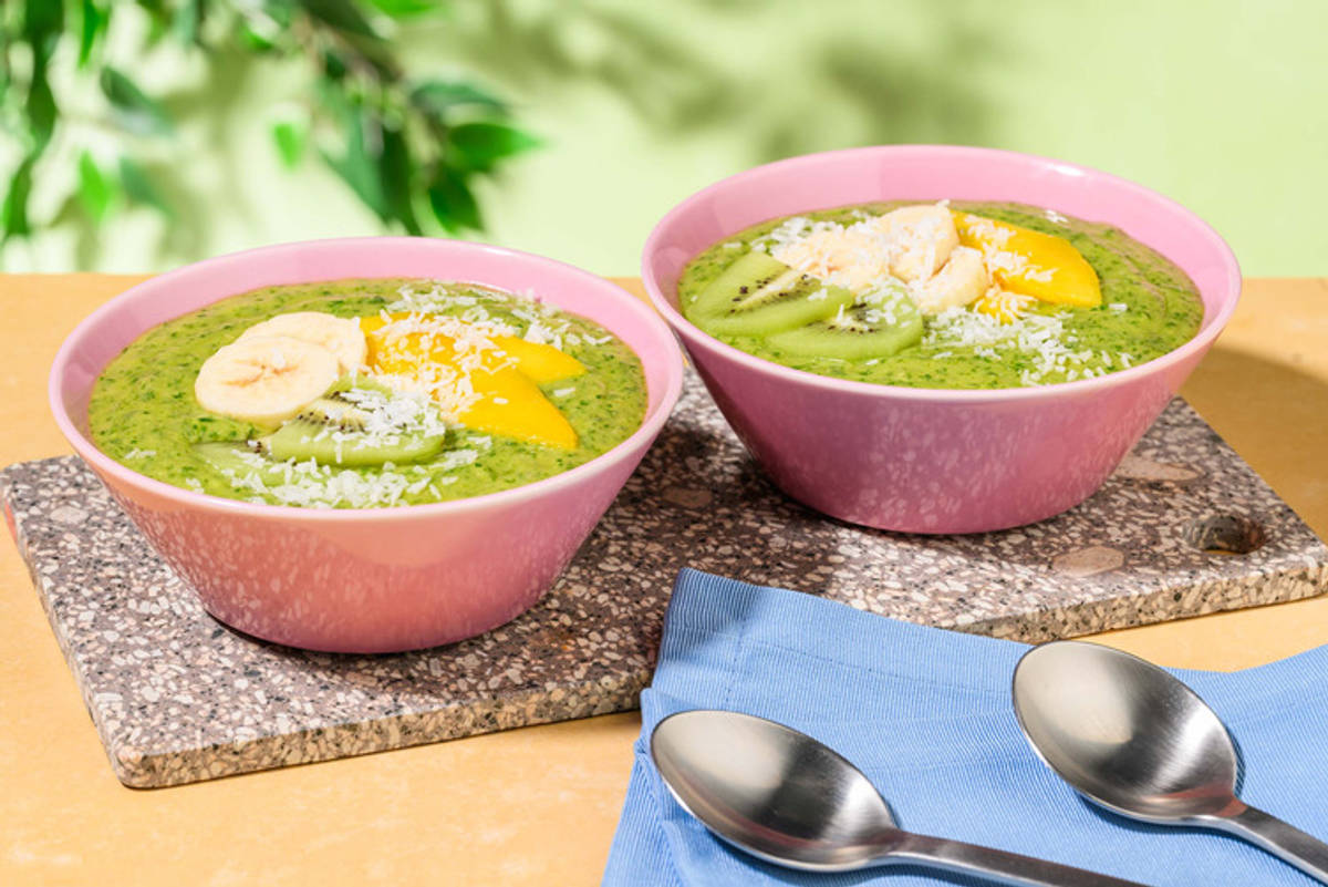 Green vegan smoothiebowl