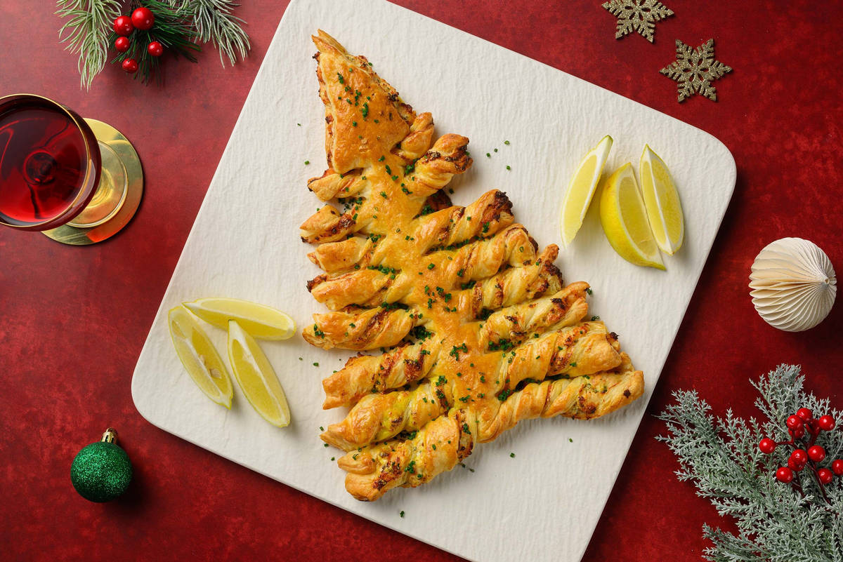 Smoked Salmon and Cream Cheese Christmas Tree