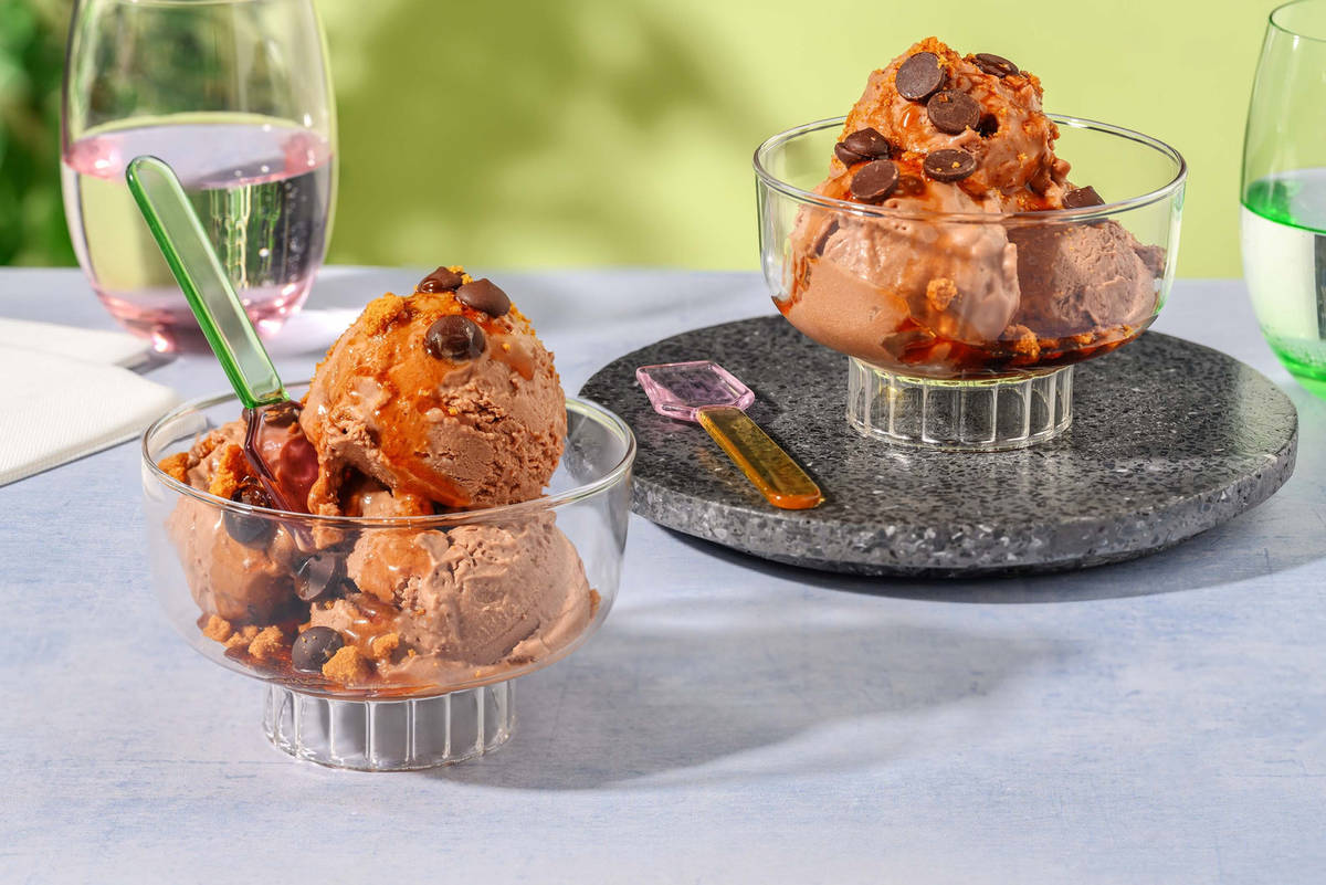 Millionaire's Chocolate Ice Cream Sundaes | 1 Litre
