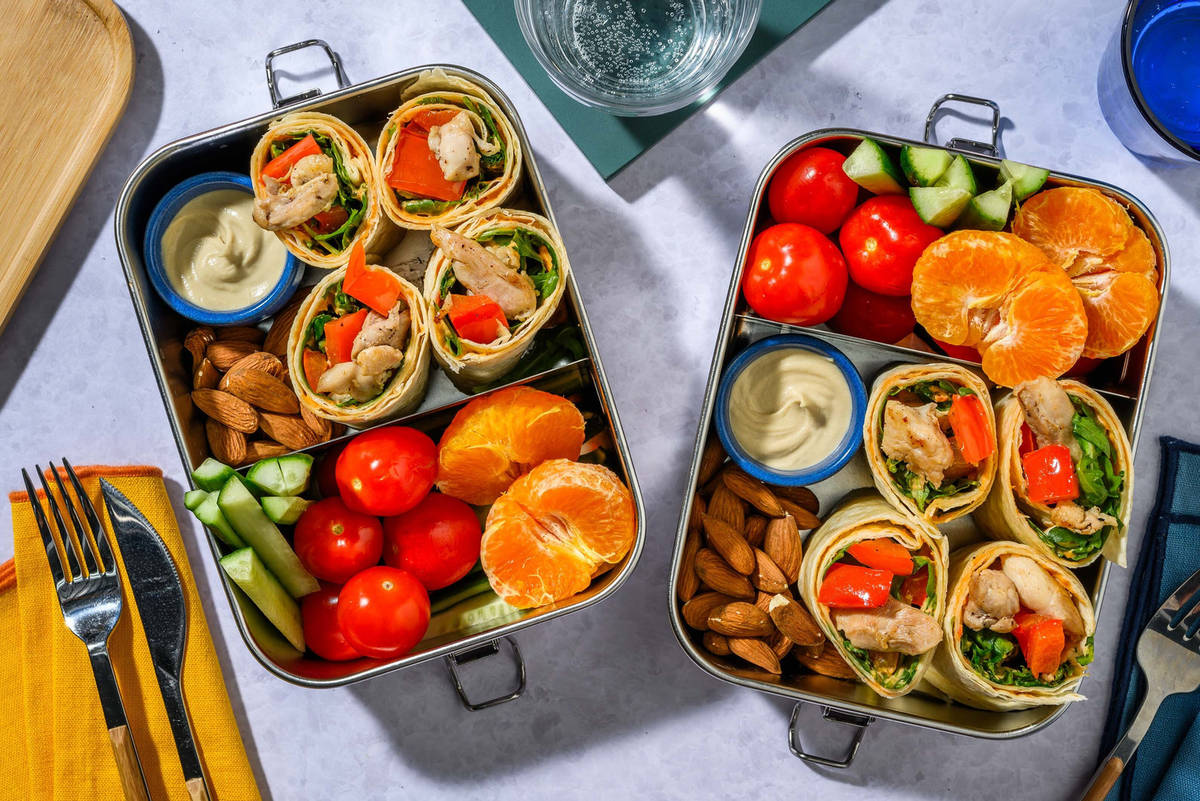 Lunchbox met kip-groentewraps