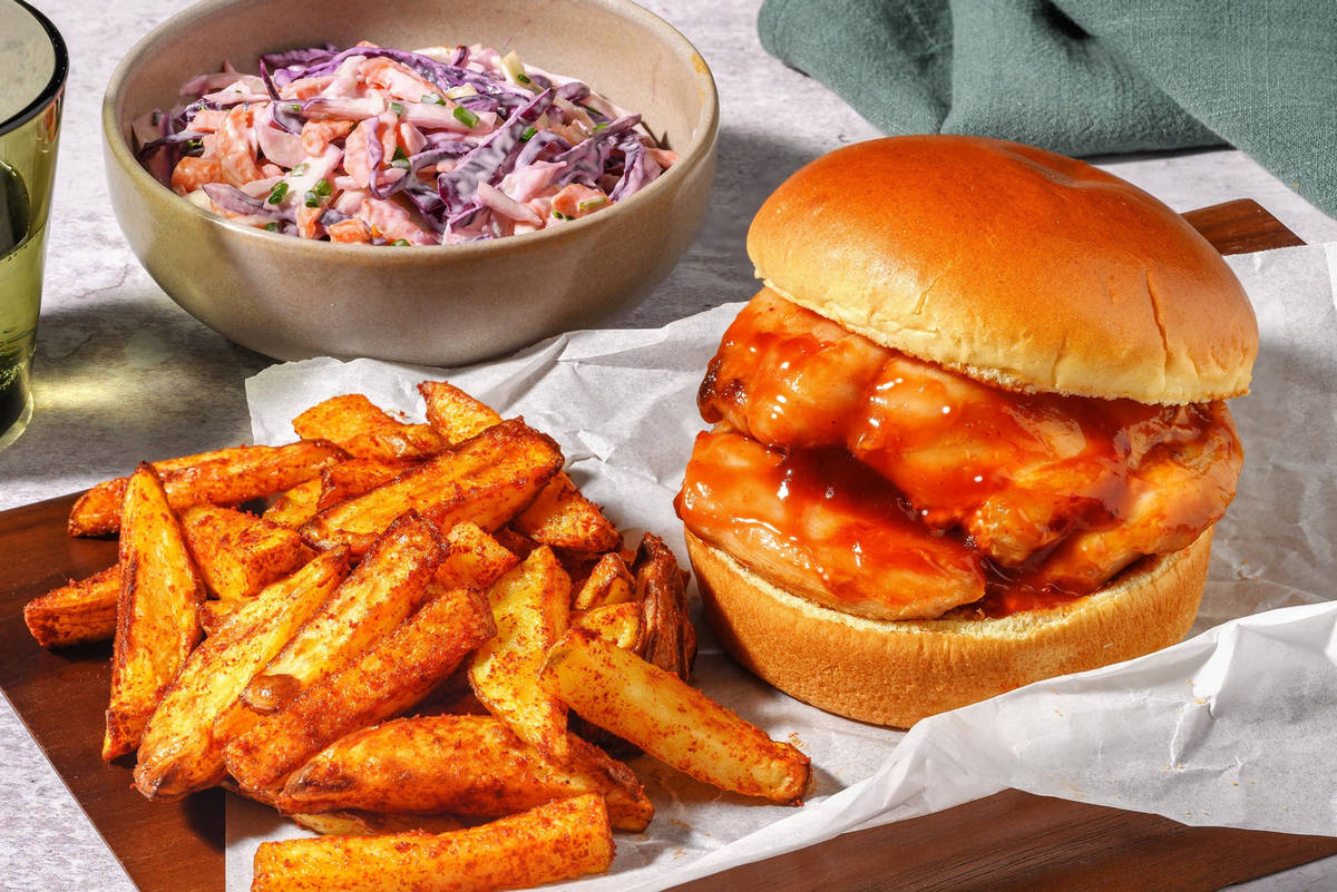 Smoky BBQ Pulled Chicken Buns