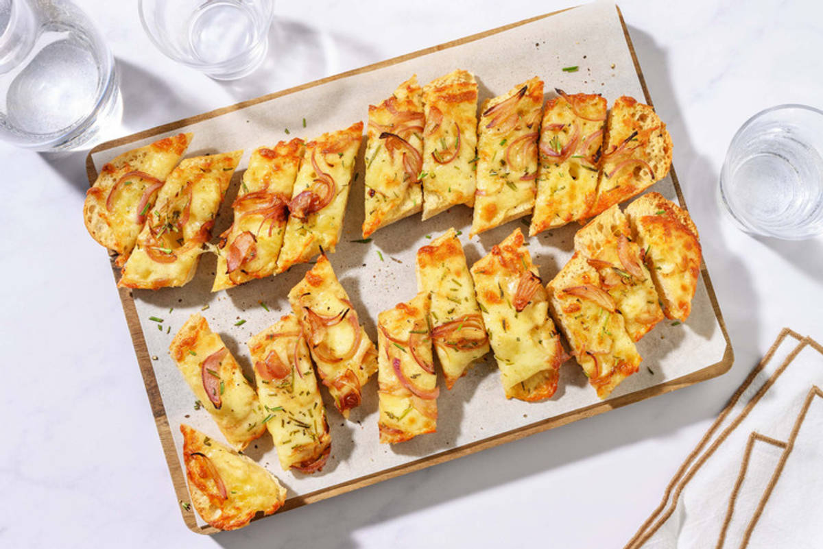 Hvitløksbrød med karamellisert løk